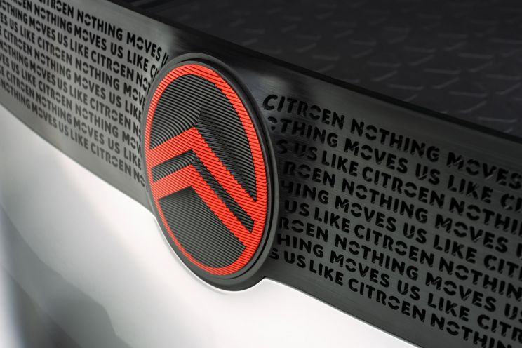 Citroen returns to its roots with new logo