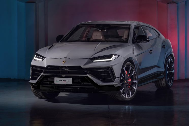 2023 Lamborghini Urus S revealed