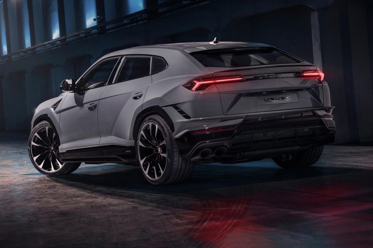 2023 Lamborghini Urus S revealed