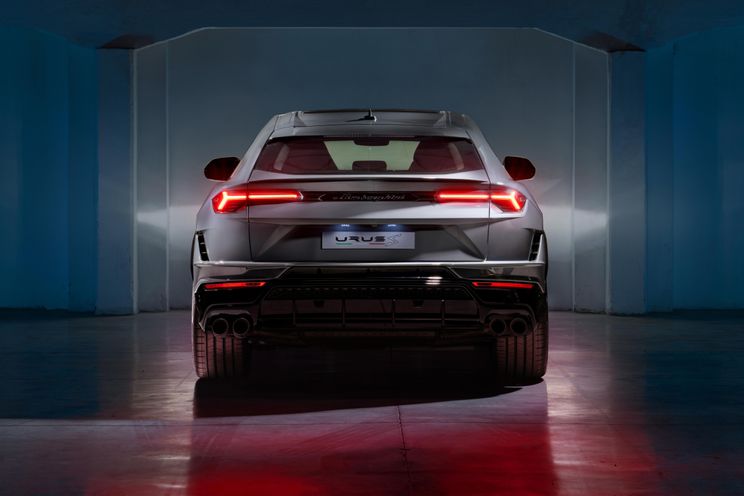 2023 Lamborghini Urus S revealed