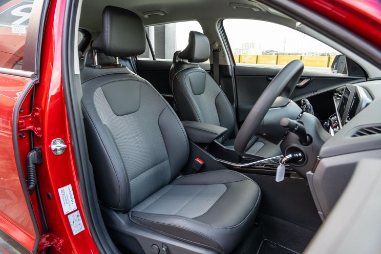 2023 Kia Niro Hybrid S