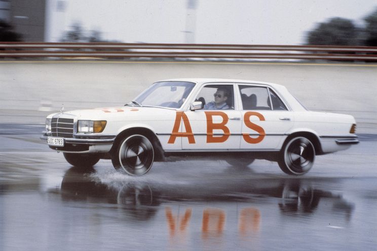 Mercedes-Benz targets no traffic deaths by 2050