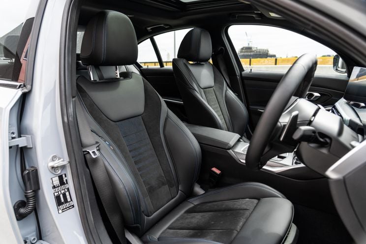 2023 BMW 320i