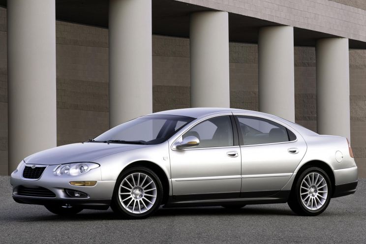 Chrysler shows off 300 successor to dealers - report