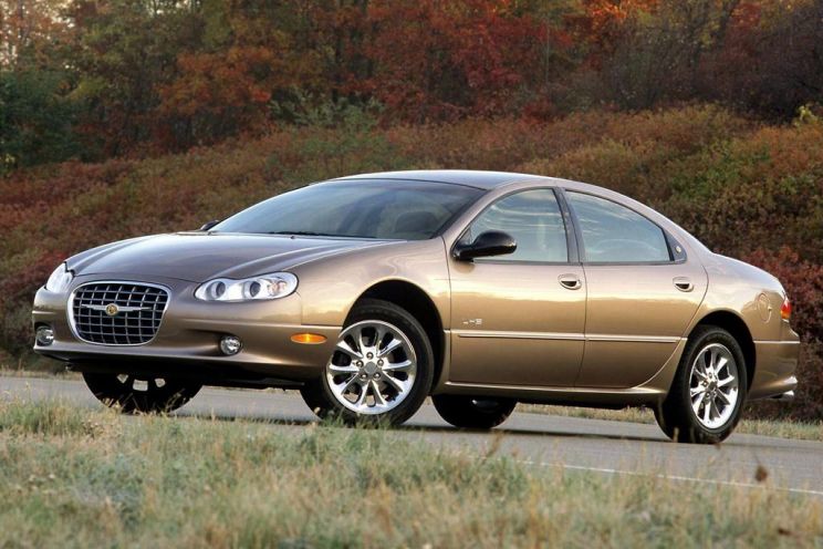 Chrysler shows off 300 successor to dealers - report