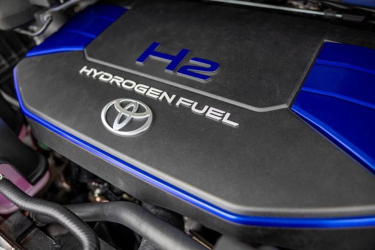 Fuel-cell LandCruiser in 2035? Toyota backs hydrogen future in ...