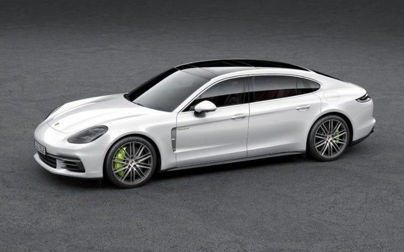 2020 Porsche Panamera TURBO fourdoor coupe Specifications