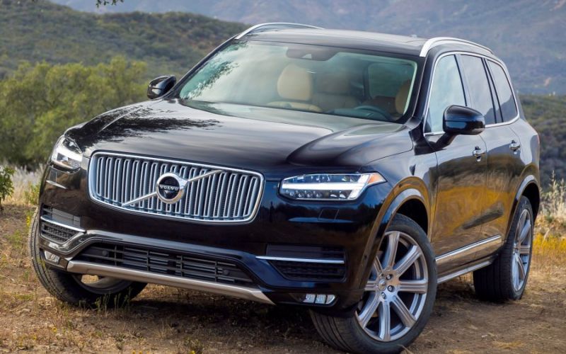 2019 Volvo XC90 T6 MOMENTUM (AWD) four-door wagon Specifications ...