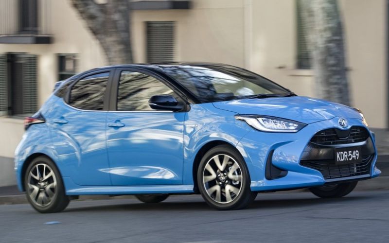 2021 Toyota Yaris ZR TWO-TONE