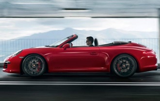 2018 Porsche 911 CARRERA 4 GTS