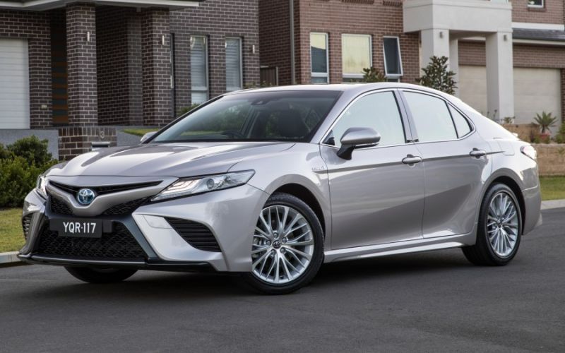 2019 Toyota Camry SL HYBRID four-door sedan Specifications | CarExpert