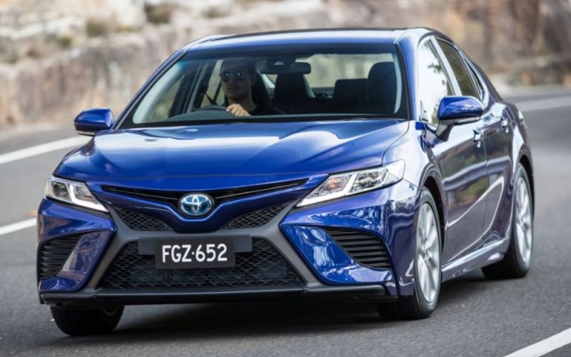 2020 Toyota Camry SL HYBRID four-door sedan Specifications | CarExpert