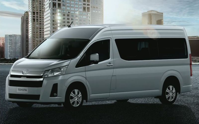 2019 toyota commuter