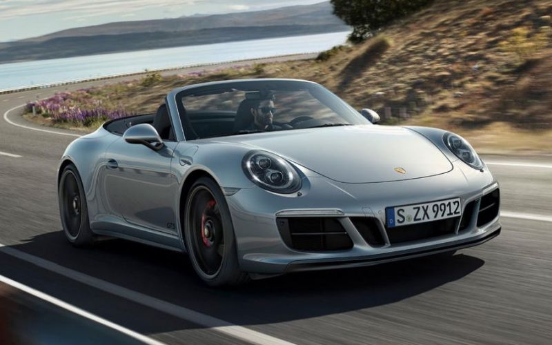 2018 Porsche 911 CARRERA 4 GTS