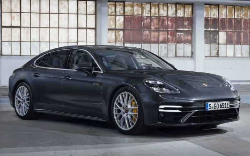 2022 Porsche Panamera TURBO S E-HYBRID