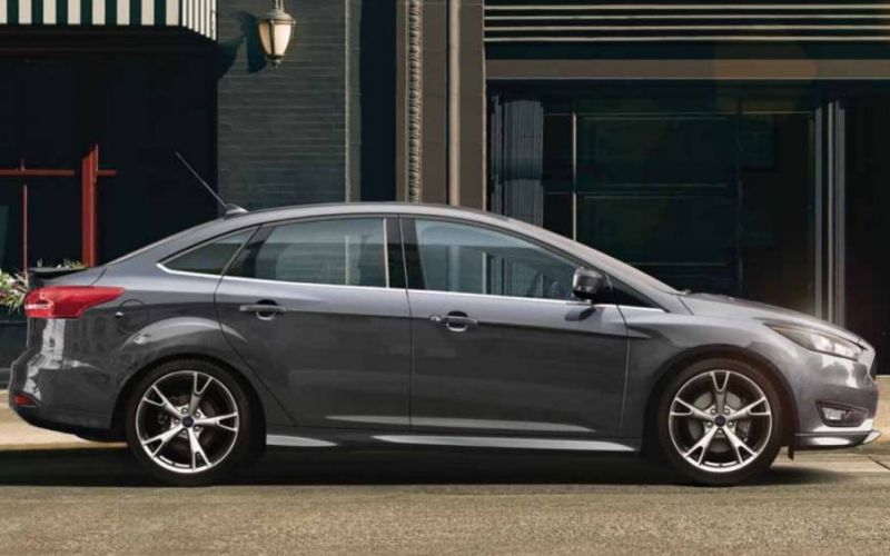 2018 Ford Focus TITANIUM (5 YR) four-door sedan Specifications | CarExpert