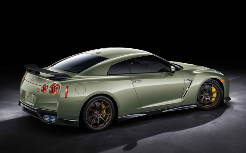 2021 nissan gt r mpg