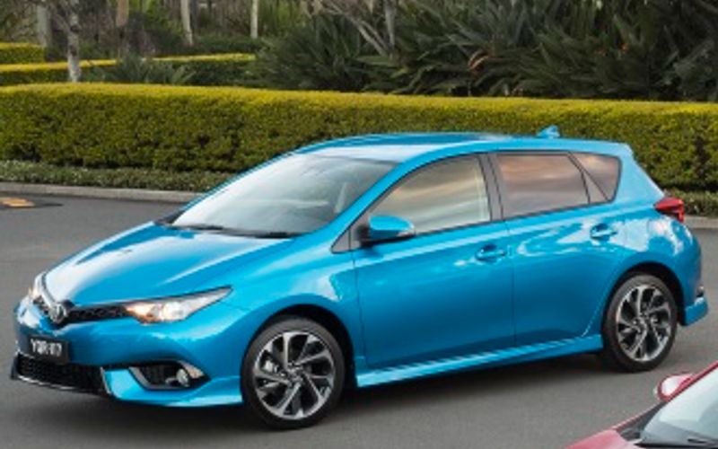 2017 Toyota Corolla ZR five-door 