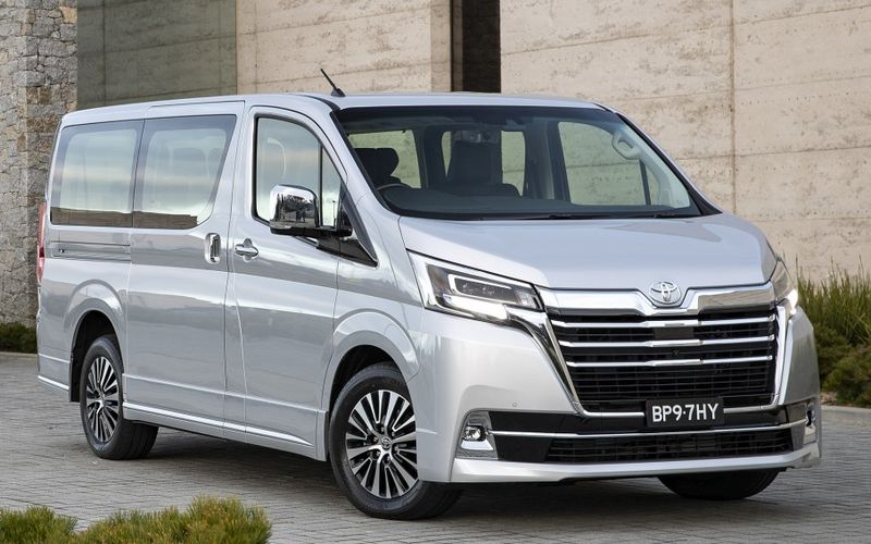 Toyota granvia 2023