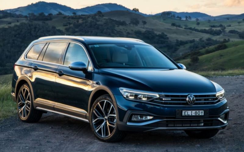 2021 Volkswagen Passat ALLTRACK 162TSI PREMIUM four-door wagon ...