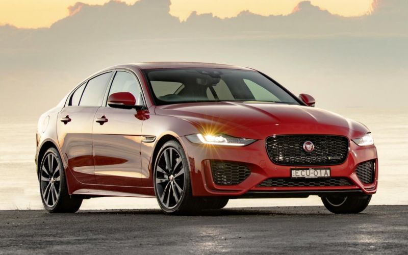 2021 Jaguar XE P300 R-DYNAMIC HSE (221kW) four-door sedan ...