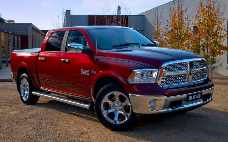 2017 Ram 1500 LARAMIE (4x4) 855KG W/RAMBOXES crew cab utility