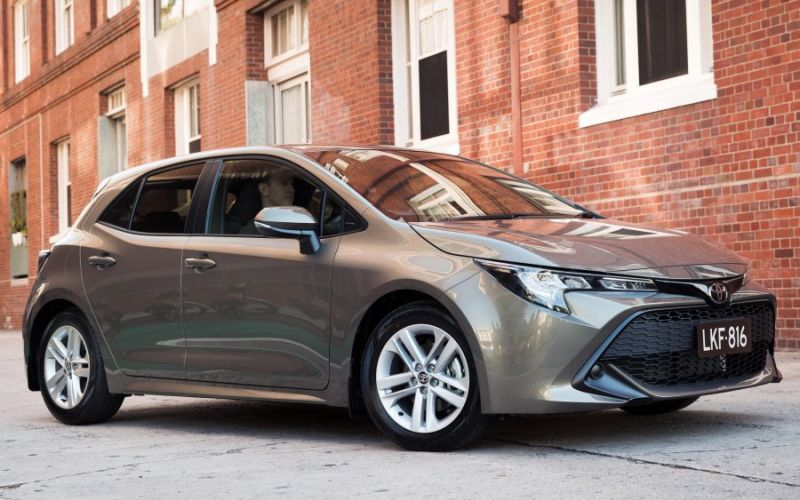 2019 Toyota Corolla ASCENT SPORT five-door hatchback Specifications ...