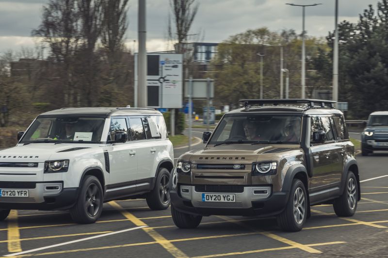 Land Rover lends vehicles to the Red Cross