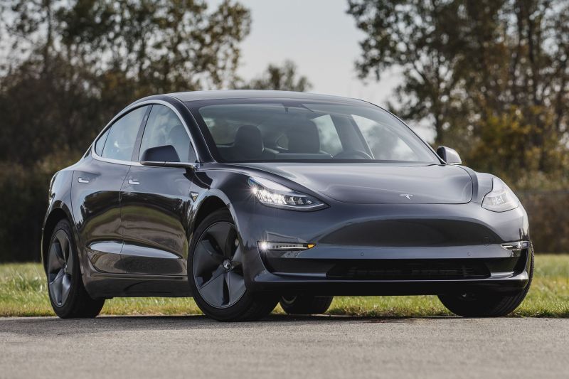 Tesla unveils plan for US$25,000 electric car