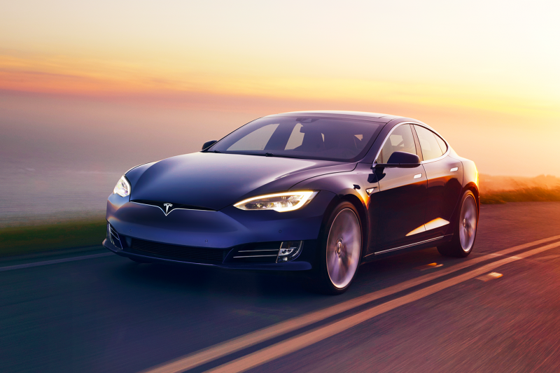 Tesla returns small Q1 profit