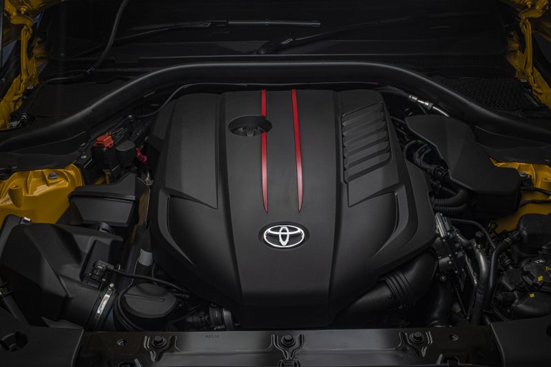 2021 Toyota GR Yaris v GR Supra: Dragparison