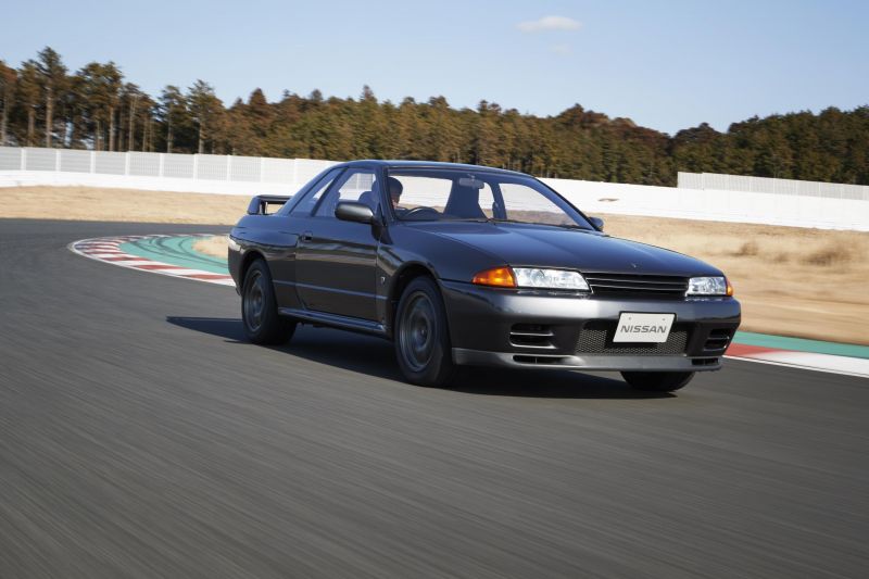 Nissan R32 Skyline GT-R subs turbos for batteries