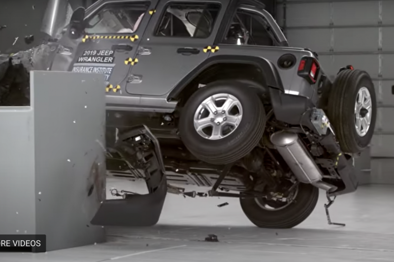 Jeep Wrangler tips in American crash testing