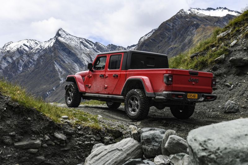 Jeep Gladiator diesel revealed, not for Australia