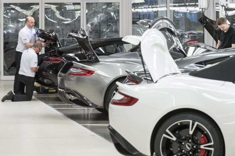 Aston Martin cutting 500 jobs - report