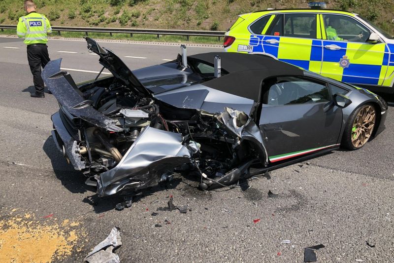 Lamborghini totalled 20 minutes after leaving dealership