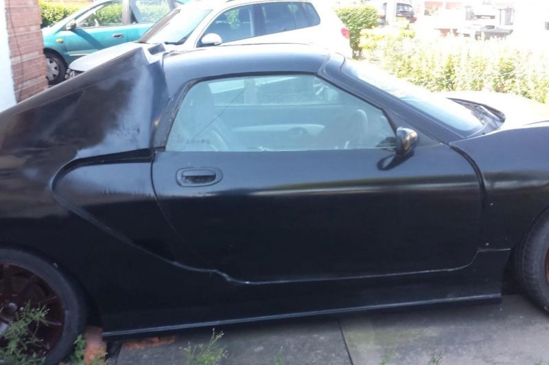 This totally legit "Bugatti Veyron" could be yours for just $1000!