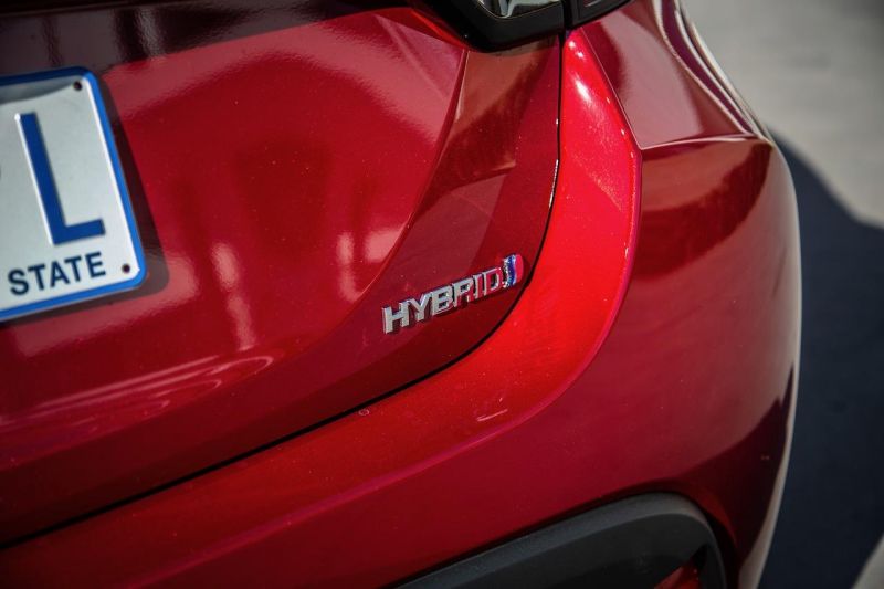 2020 Toyota Yaris SX Hybrid Review