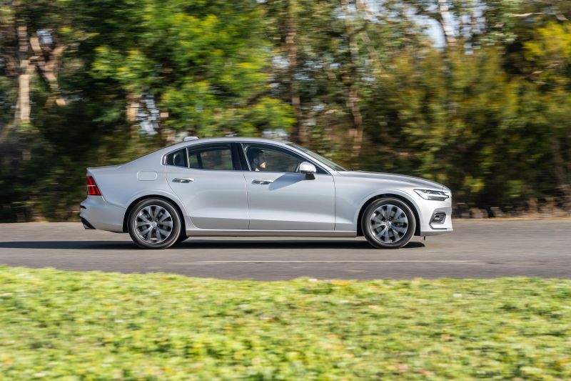 2020 Volvo S60 T5 Momentum