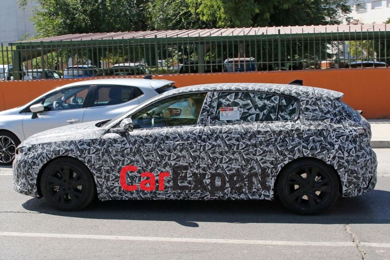 2022 Peugeot 308 spied