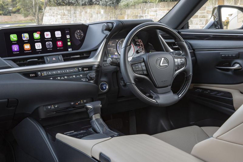 2021 Lexus ES price and specs