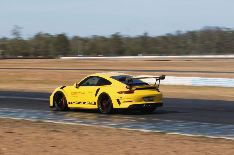 2021 Porsche 911 GT3 RS performance