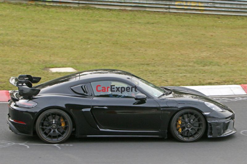 2022 Porsche 718 Cayman GT4 RS spied
