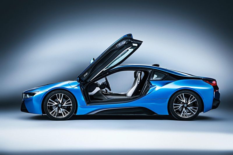 Guy turns BMW i8 into a cryptocurrency mining rig to 'annoy gamers'