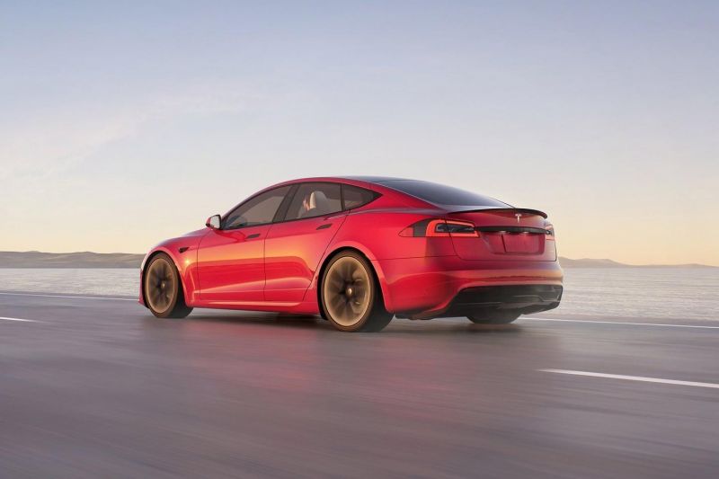 2022 Tesla Model S price and specs