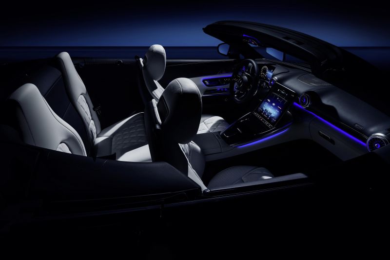 2022 Mercedes-AMG SL interior revealed