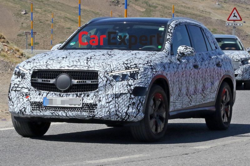 2022 Mercedes-Benz GLC spied with less camouflage