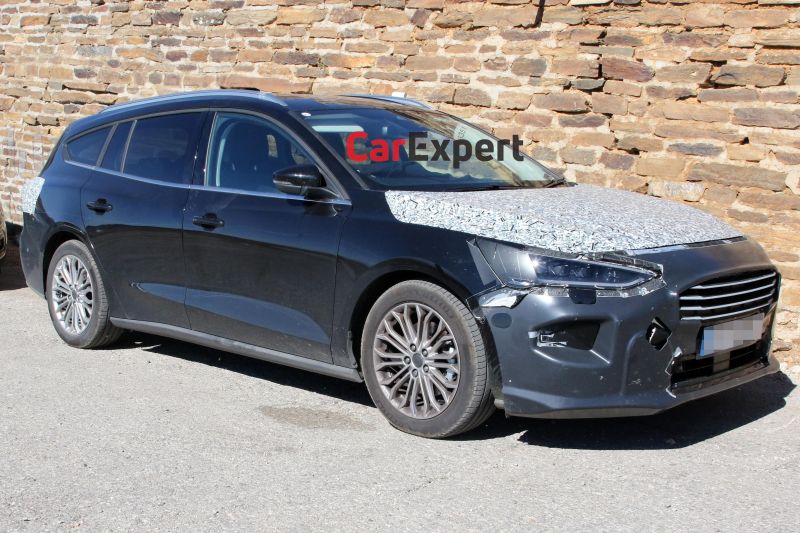 2022 Ford Focus facelift spied up close