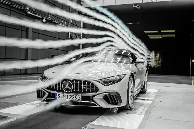 Brand new 2022 Mercedes-AMG SL premieres