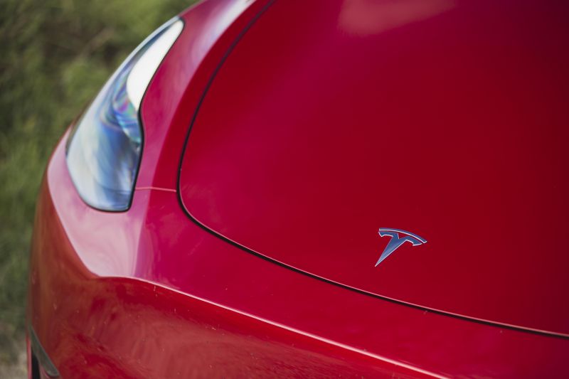 Tesla moving to lithium iron phosphate batteries for standard-range electric cars